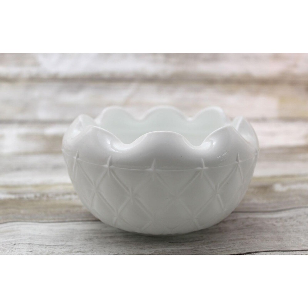 Vintage White Milk Glass Bowl, Quilted Diamond Pattern With Ruffled Rim - Picture 3 of 3